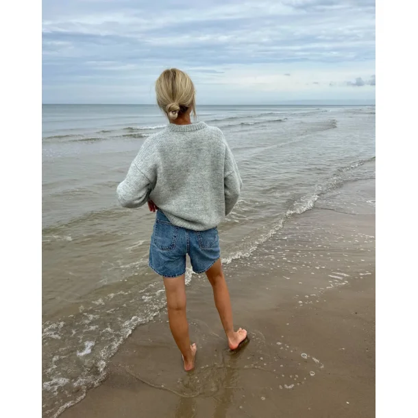 Sonja Sweater - strikkeopskrift fra PetiteKnit