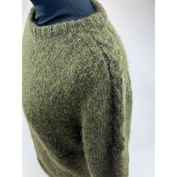 T-shirt med sadelskulder og snoninger strikkekit i Vera fra Permin