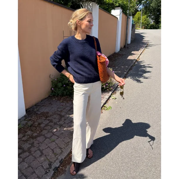 Vega Sweater - strikkeopskrift fra PetiteKnit 