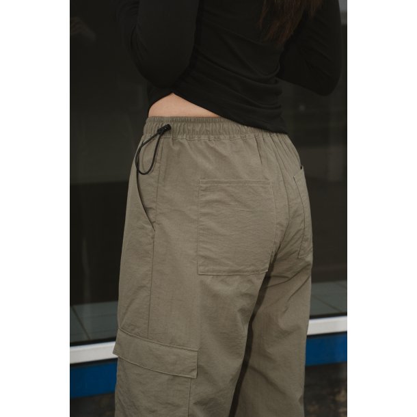 VERSA PANTS - Puff And Pencil