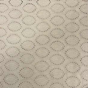 Broderie anglaise i beige med ovalt m�nster - pr. 0,25 meter