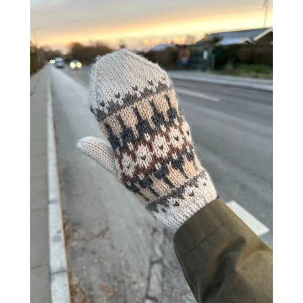 Celeste Vanter - strikkeopskrift fra PetiteKnit 