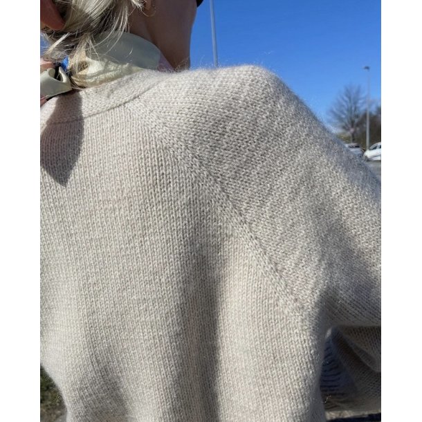 Champagne Cardigan - strikkekit fra Petiteknit