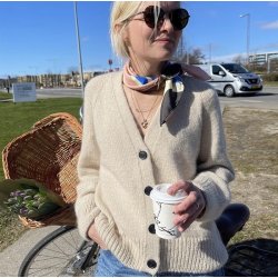 Champagne Cardigan - strikkekit fra Petiteknit