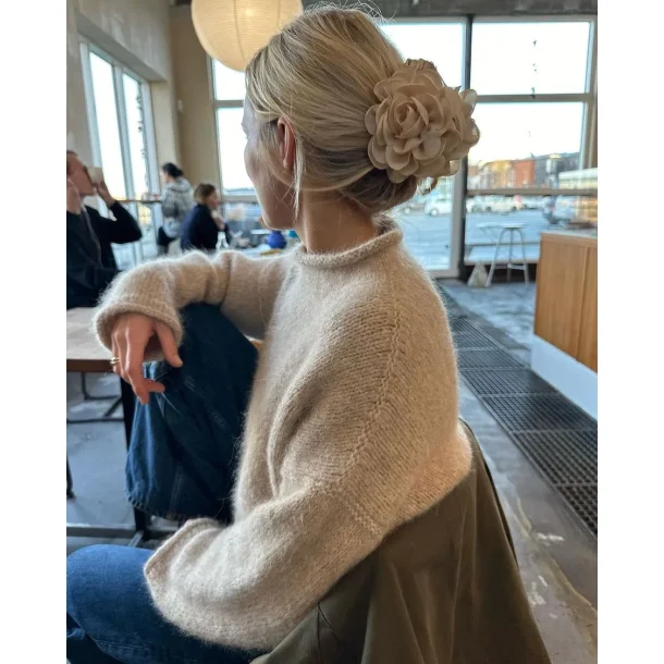 Cloud Sweater - strikkeopskrift fra PetiteKnit