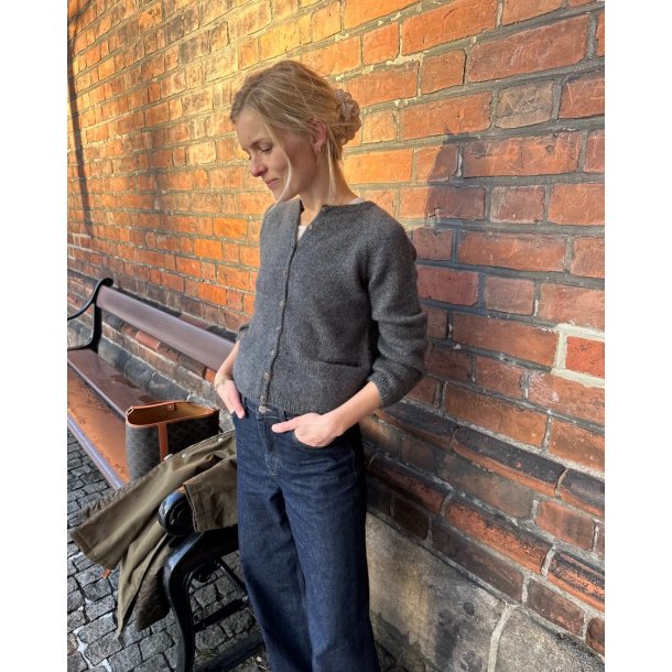 Copenhagen Cardigan - strikkeopskrift fra PetiteKnit