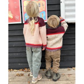 Cross Sweater Junior - Strikkekit fra PetiteKnit