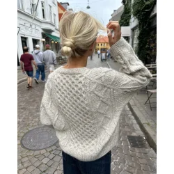 Dagmar Jacket - Strikkeopskrift fra PetiteKnit