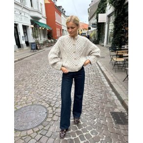 Dagmar Jacket - Strikkeopskrift fra PetiteKnit