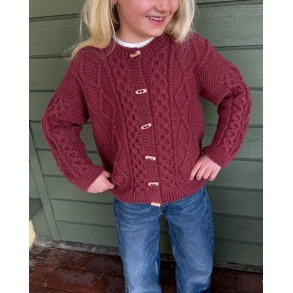 Dagmar Jacket Junior - Strikkeopskrift fra PetiteKnit