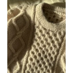 Dagmar Sweater Junior - Strikkeopskrift fra PetiteKnit