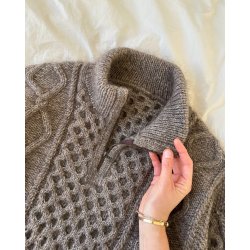 Dagmar Zipper Sweater - Strikkeopskrift fra PetiteKnit