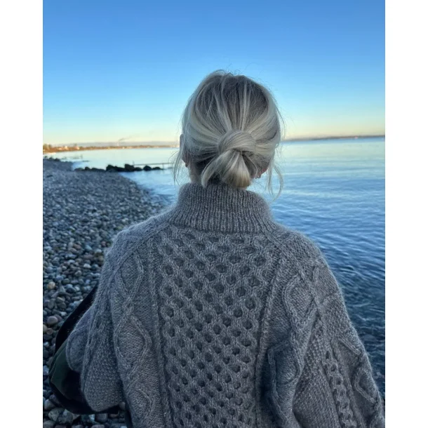 Dagmar Zipper Sweater - Strikkekit fra PetiteKnit