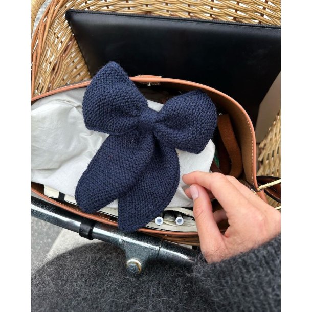 December Bow - PetiteKnit Strikkekit