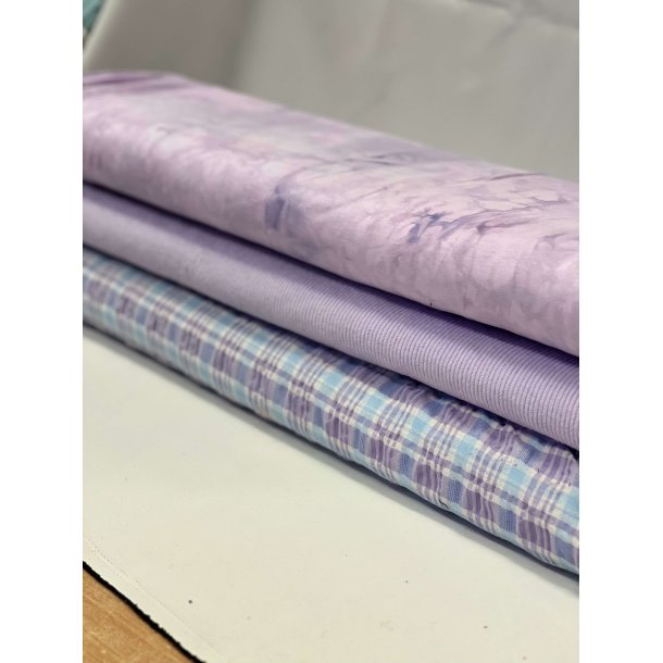 Tie-dye stof i lilla pr 0,25 m