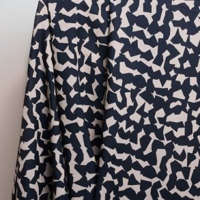 Ekko Viskose i deep charcoal pr. 0,25 m - Atelier Brunette