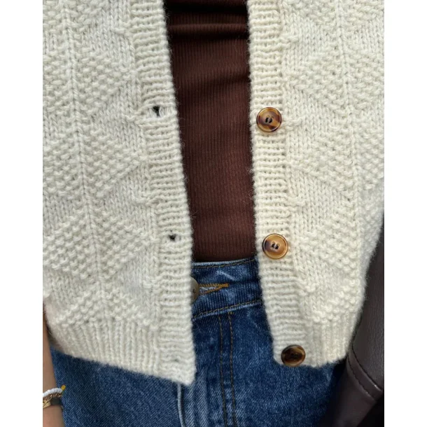 Esther Vest - Strikkeopskrift fra PetiteKnit