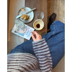 Frankie Blouse Strikkeopskrift fra Petiteknit