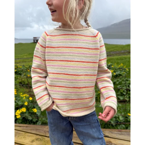 Frankie Sweater Junior - Strikkeopskrift fra PetiteKnit