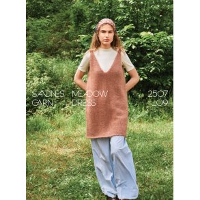 Meadow Dress 2507_9 - Strikkekit fra Sandnes