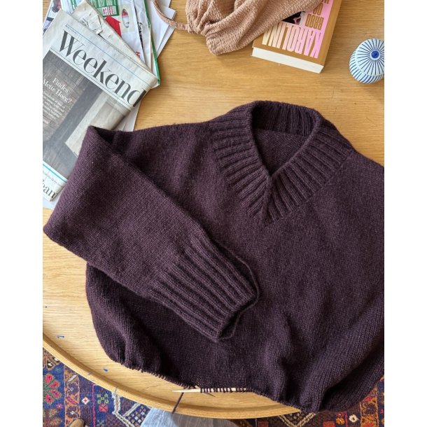 Hannah Sweater V-neck - Strikkeopskrift fra PetiteKnit