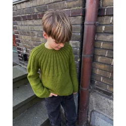Haralds Sweater Junior Opskrift fra Petiteknit