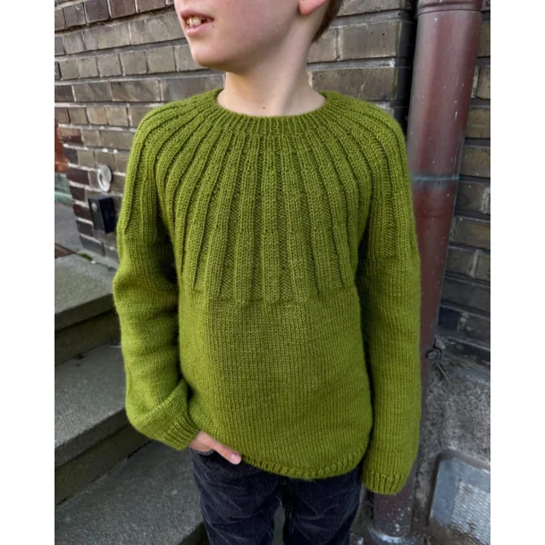 Haralds Sweater Junior Opskrift fra Petiteknit