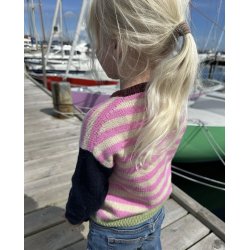 Holger Bluse - Strikkeopskrift af Petiteknit