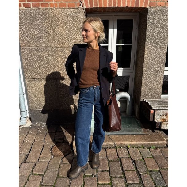 Ivy Blouse - Strikkeopskrift fra PetiteKnit