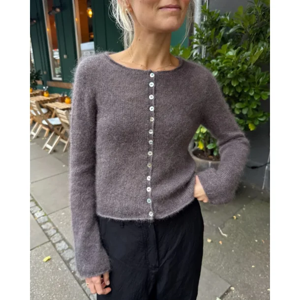 Ivy Cardigan - strikkeopskrift fra Petiteknit