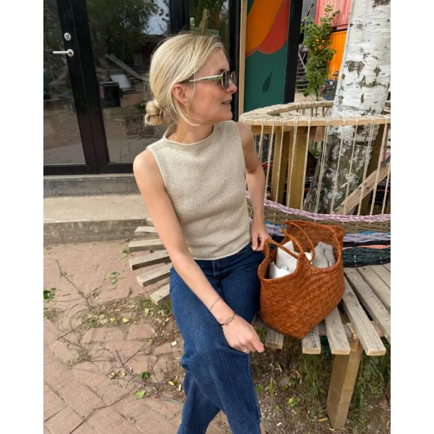 Ivy Top - Strikkeopskrift fra PetiteKnit