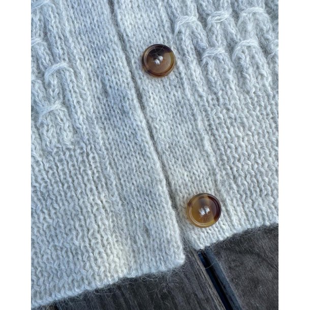 Jenny Jacket V-Neck - PetiteKnit strikkekit