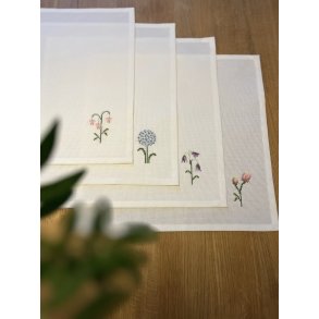 4 Spring Time Servietter 2044-2 CA. 40 X 40 CM.