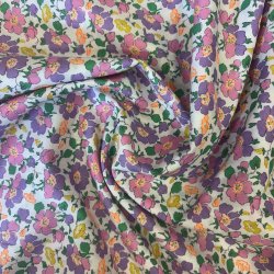 Liberty bomuldslrred 'Betsy Tana Lawn' i rhvid med blomster i orange og lille - pr. 0.25 m