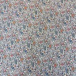 Liberty Stof med sm� blomster i rosa, orange, bl� og gr�n p� hvid baggrund pr 0,25 m