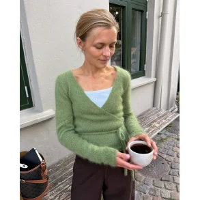 Lucy Wrap - Strikkekit fra PetiteKnit (Le petite silk mohair)
