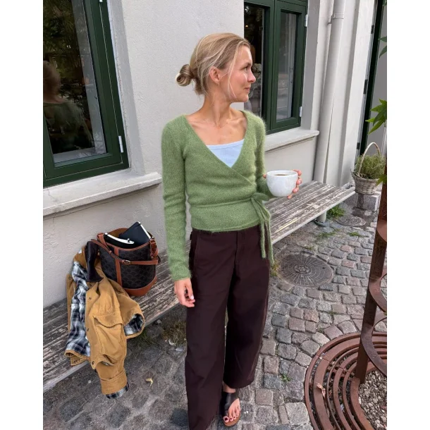 Lucy Wrap - Strikkekit fra PetiteKnit (Le petite silk mohair)