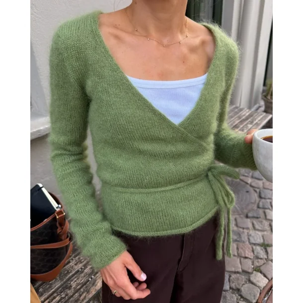 Lucy Wrap - Strikkekit fra PetiteKnit (Le petite silk mohair)