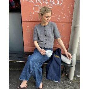 Maggie Cardigan - Strikkekit fra PetiteKnit