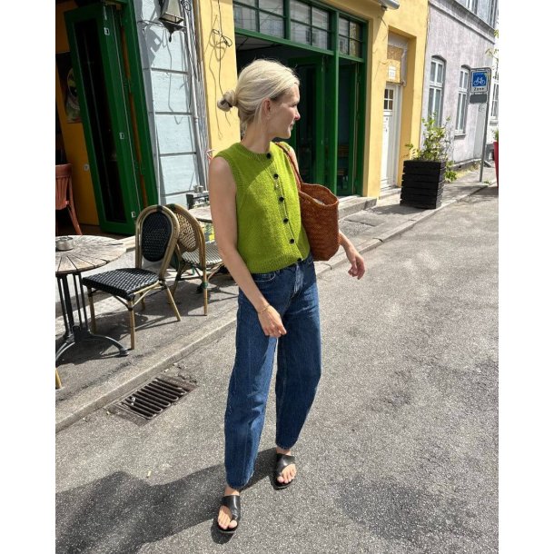 Maggie vest - Strikkekit fra PetiteKnit