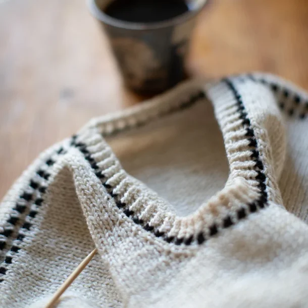 MONO Tee Version 1 - Strikkekit fra Anne Ventzel