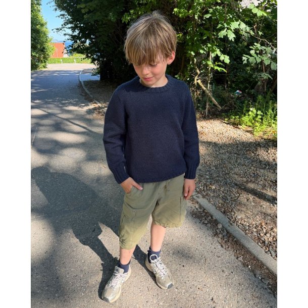 Niels Sweater Junior - Strikkekit fra PetiteKnit
