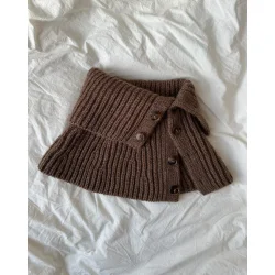 November Neck i Peer Gynt - Strikkekit fra PetiteKnit