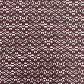 OEKO-TEX bomuldslrred i bordeaux med hvidt og grt print - pr. 0,25 meter 