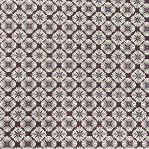 OEKO-TEX bomuldslrred i bordeaux med hvide, grafiske blomster - pr. 0,25 meter 