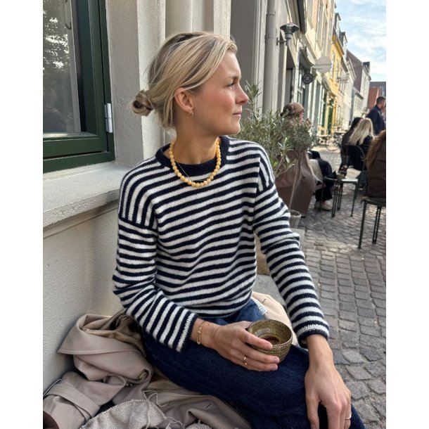 Olga Blouse strikkeopskrift fra Petiteknit