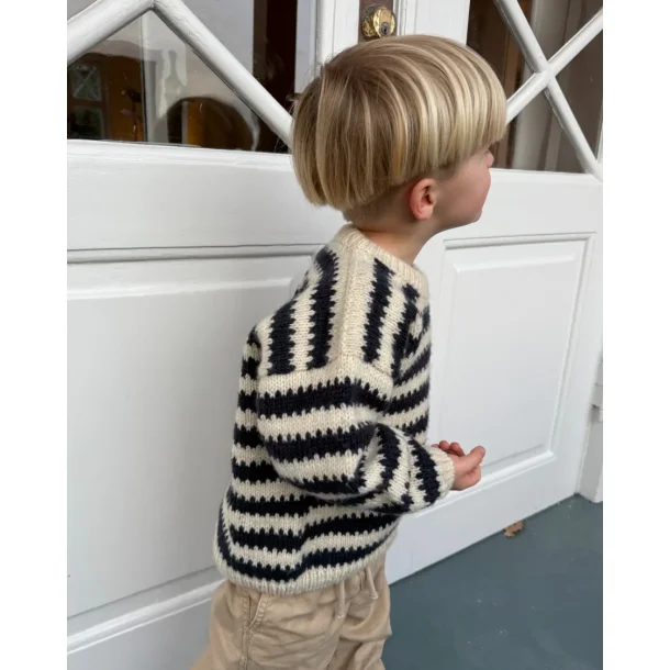Otto Sweater Junior - Strikkekit fra PetiteKnit