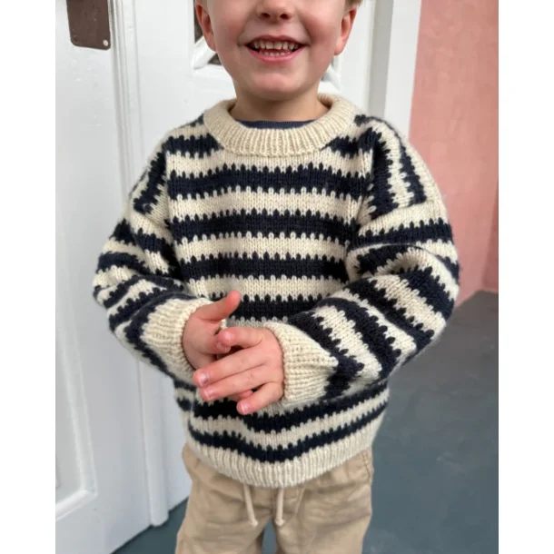 Otto Sweater Junior - Strikkekit fra PetiteKnit