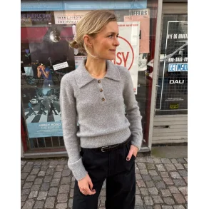 Petra Polo strikkekit fra Petiteknit i Cardiff Cashmere