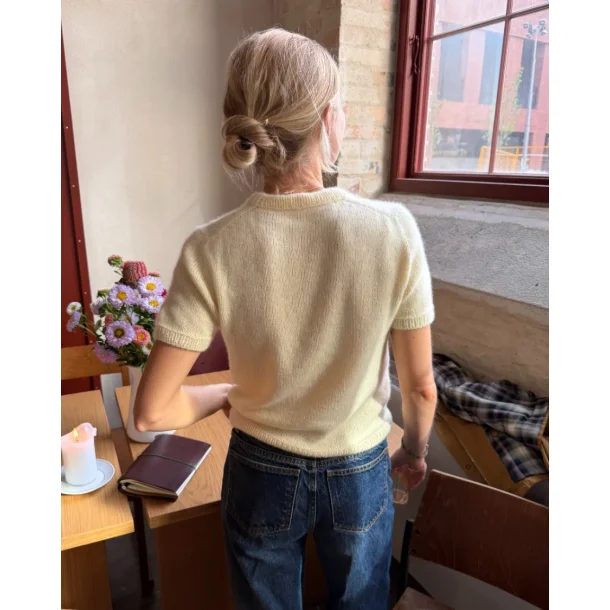 Poppy Tee - strikkekit fra Petiteknit i Cardiff Cashmere 